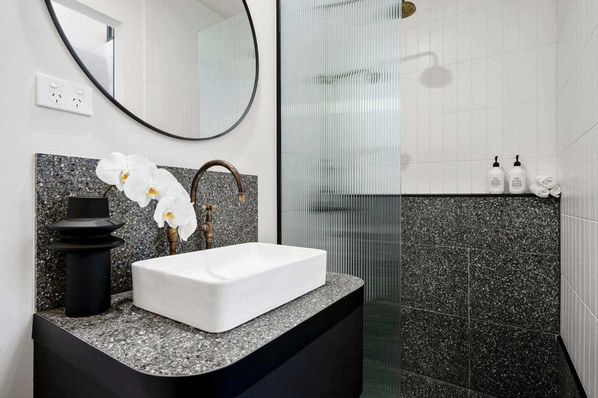 The Electric Hotel Geelong Bagian luar foto